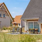 Modern Lodge With Combi-Microwave, 500 M From The Beach