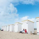 Modern Lodge With Combi-Microwave, 500 M From The Beach